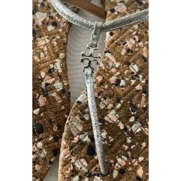 Tory Burch Marion Confetti Quilted Silver T Strap Leather Thong Sandals size 9 - Picture 2 of 4